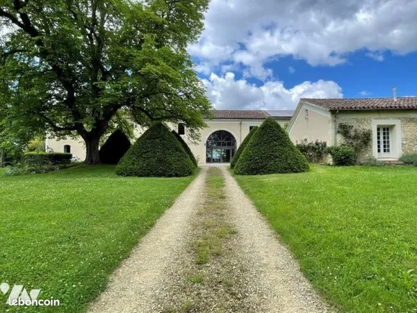 Propriété 19 pièces 685 m²