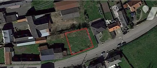 Terrain 606 m²