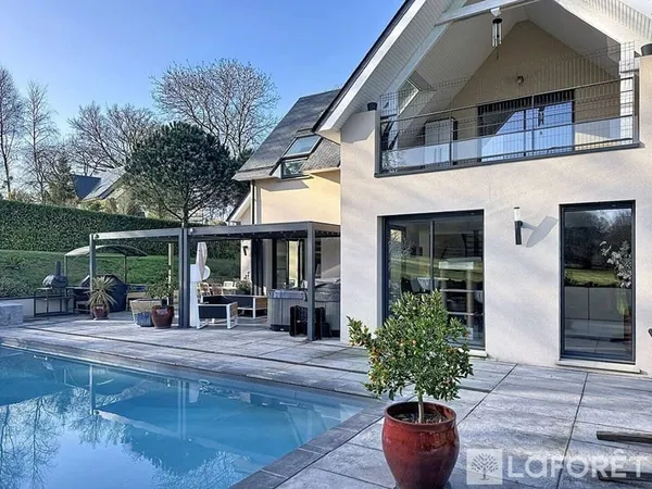 Maison 5 pièces 174 m²