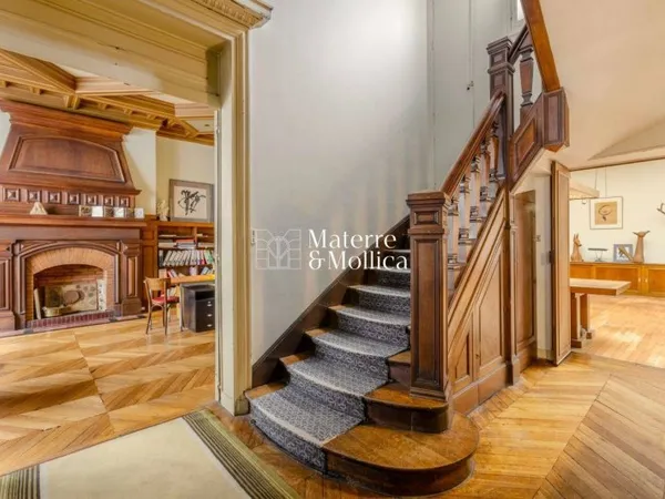 Maison 20 pièces 550 m²