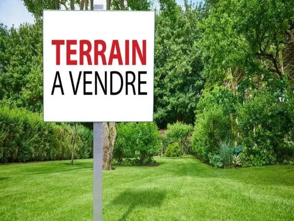 Terrain 724 m² LUCON