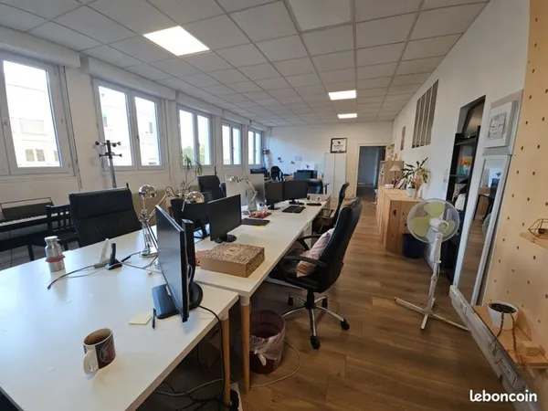 Bureau 50m² à louer - (tramway - A11)