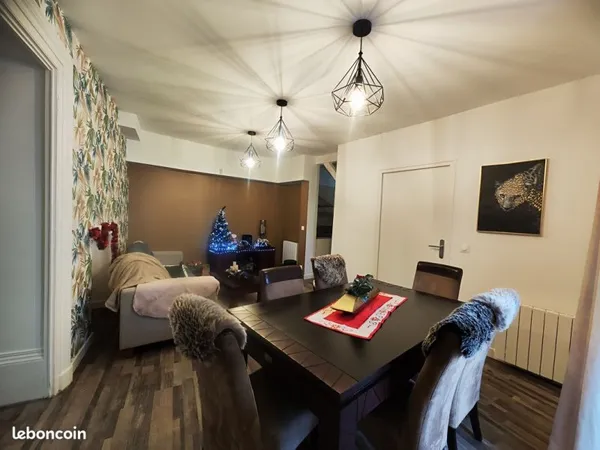 Découvrez ce magnifique apt T4, situé boulevard Aristide Briand à Chaumes-en-Brie, à proximité de to