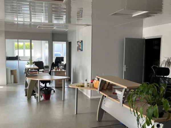 Bureaux 242 m²