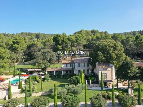 Location de charme à Fontvieille : Mas Saint-Gabriel - 8 chambres - climatisation - Piscine chauffée