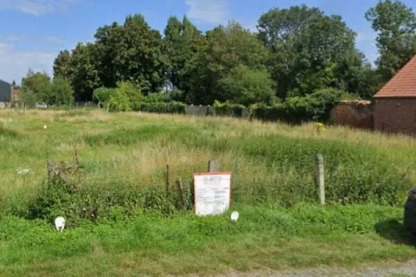 Terrain 671 m²