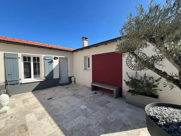 A 10 minutes de la plage et du marché maison récente de plain pied 97m²