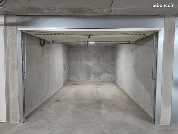 Garage sécurisé en sous-sol