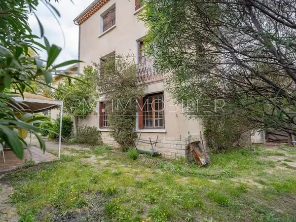 Maison 11 pièces 235 m²