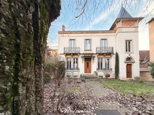DIJON - Victor Hugo - Maison chaleureuse et Fonctionnelle