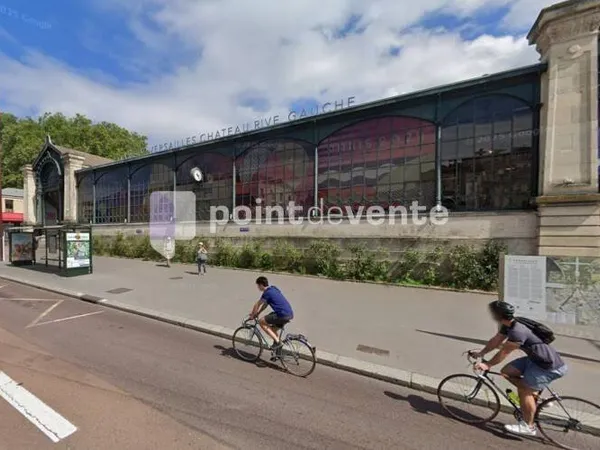Local commercial 136 m²