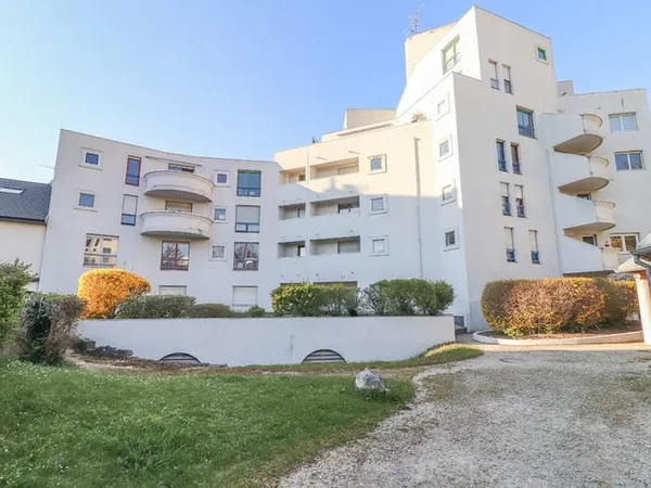 APPARTEMENT TYPE 4 - REPUBLIQUE
