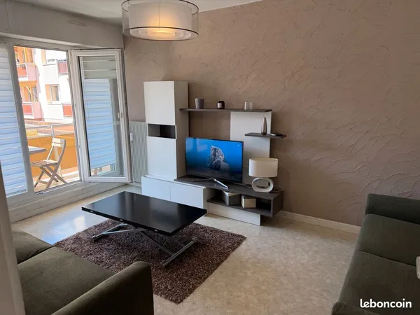 F1 Meublée 37m2 Strasbourg terrasse bel ensoleillement