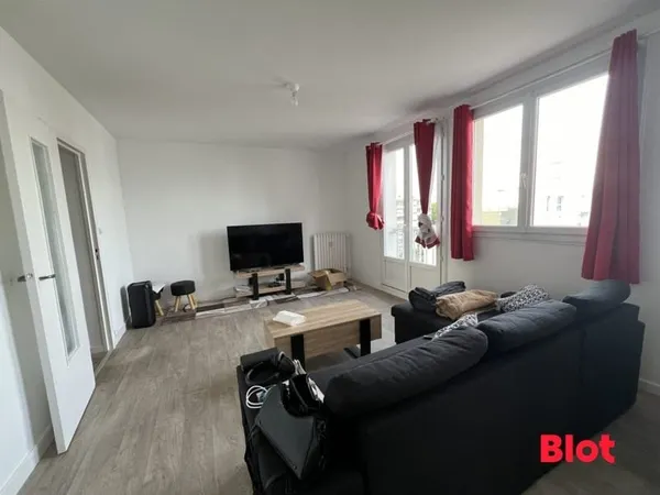 À VENDRE PAR BLOT - APPARTEMENT À VENDRE À BRÉQUIGNY POUR INVESTISSEMENT