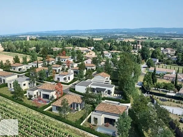 Terrain 660 m²