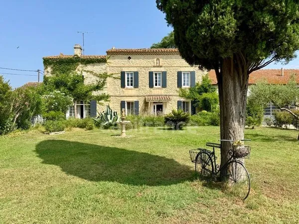 Maison 11 pièces 329 m²