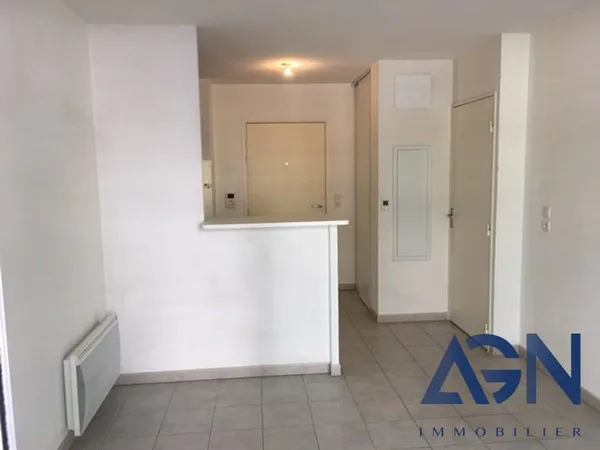 À VENDRE : APPARTEMENT 1 PIÈCE DE 29,3M² AVEC PARKING ET TERR