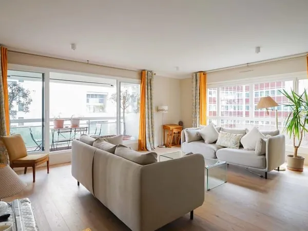 Paris 15e - MONTPARNASSE- Appartement à vendre - 5 pièces - 101,64m² Carrez - 109,30m² au sol - 3 ch
