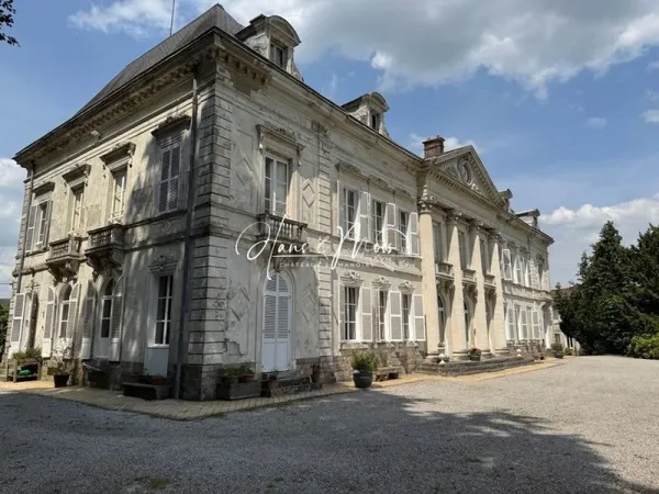 Élégant chateau du XIX
