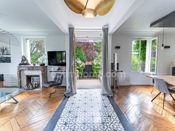 Maison 8 pièces 193 m²