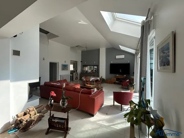 Immeuble industriel 268 m²