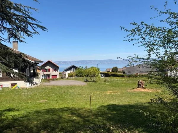 Terrain à bâtir 1 064 m² - Vue lac imprenable - Libre de cons
