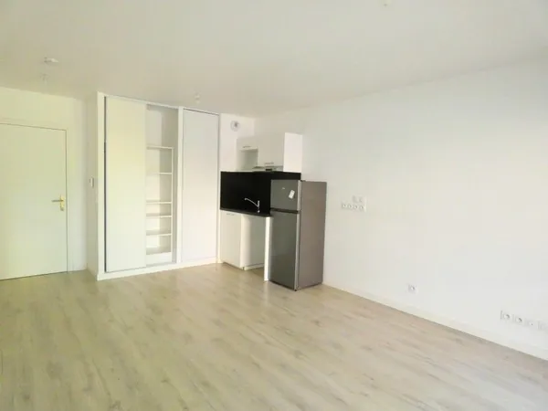 Appartement de 42 m² situé dans un quartier prisé de Vitré, ascenseur, balcon