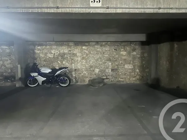 Parking/garage