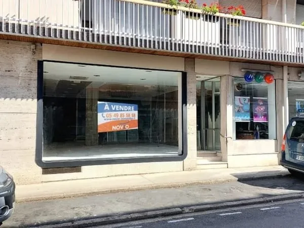 Commerce Vente Poitiers  141m² 216200€
