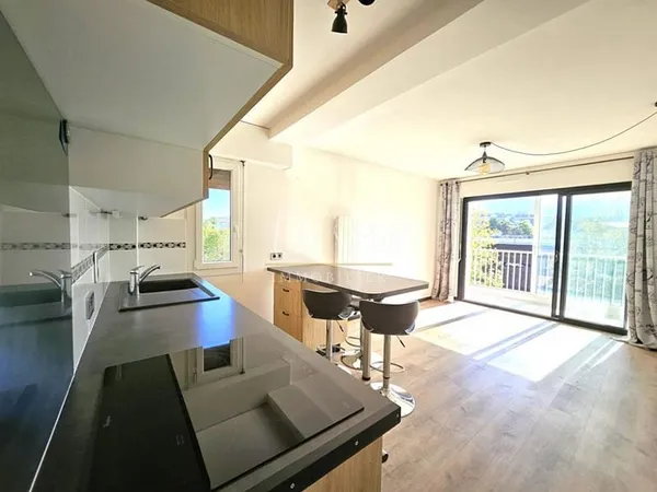 ANNECY, 2 pièce(s) de 36 m2 avec terrasse, jolie vue montagnes