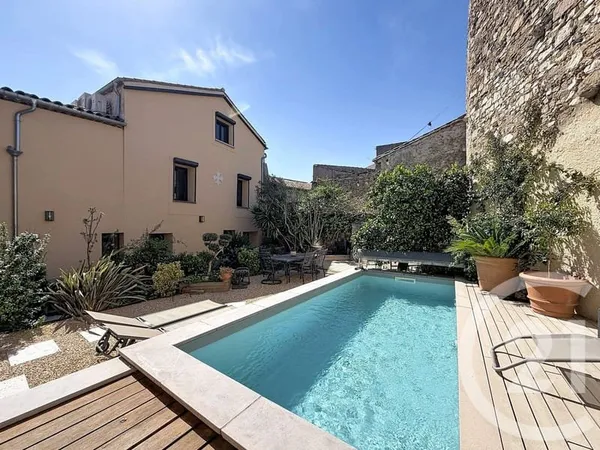 Maison 13 pièces 477 m²