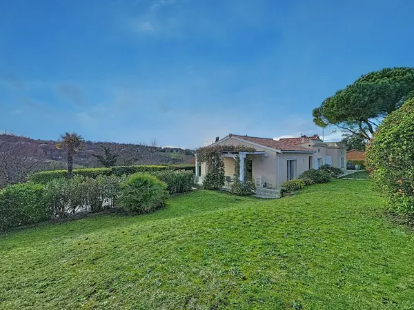 PECHBUSQUE , Maison de plain-pied , 5 pièces, avec vue dégagée