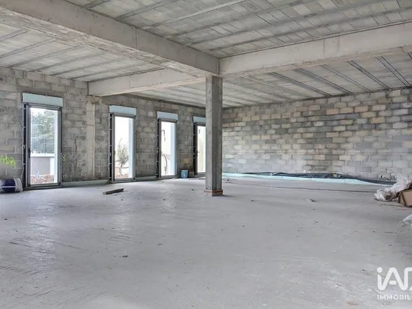 Immeuble commercial 145 m²