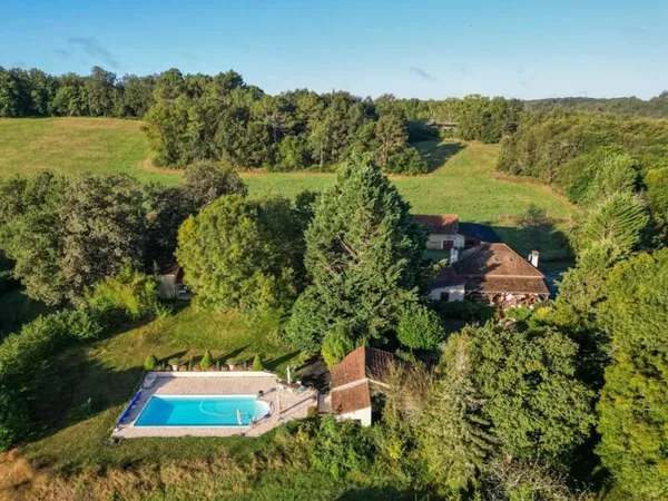 Secteur Gourdon - Ensemble immobilier sur 8ha avec vue