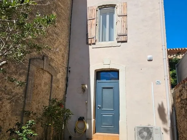 Maison de village avec cour et patio