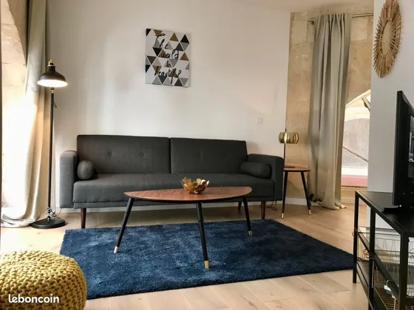 À vendre -Bordeaux T1 bis de 25 m² à Tourny hyper centre proche Grand Théâtre