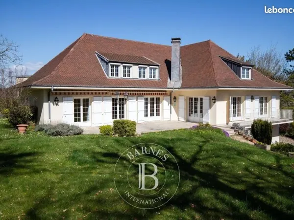 Propriété 12 pièces 567 m²
