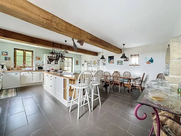 Maison 6 pièces 220 m²