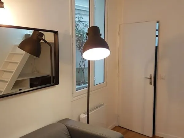 Loue studio meublé rdc 23m², décoration contemporaine, St François-Xavier, Paris 7ème