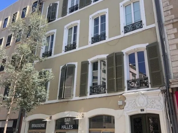 Local commercial + Appartement T2