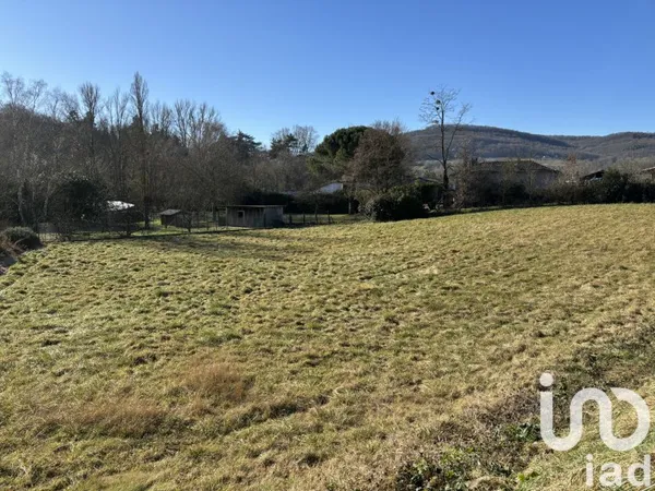 Terrain 2735 m²