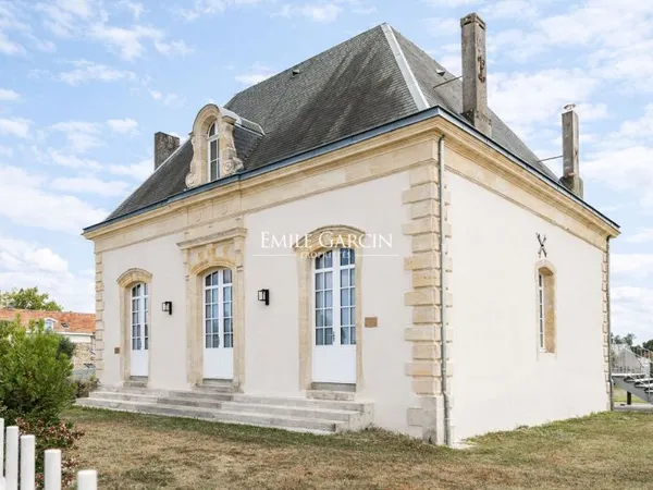 À vendre - Château - Listrac Médoc - 40' de Bordeaux - Vignes AOC
