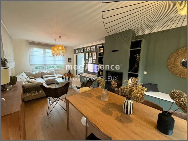 Maison individuelle - 181m2 - 7 pièces