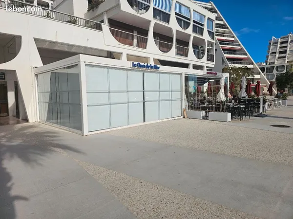 Local commercial restauration