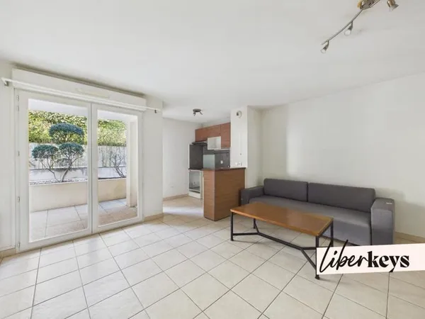 T2 avec terrasse, jardin privatif et double parking - Saint-Laurent-du-Var