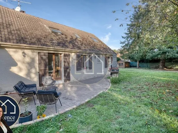 BELLE MAISON FAMILIALE AU CALME DANS UNE IMPASSE RÉNOVÉE EN 2023 - 101 m², 4 CHAMBRES, GARAGE, BEAU 