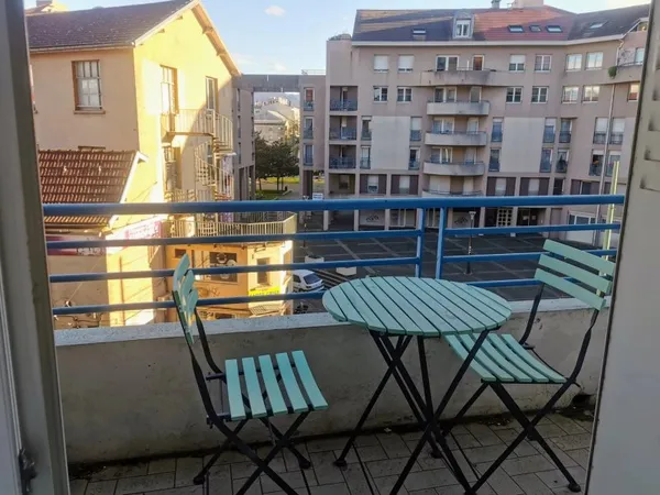Grand 2 Pièces + cuisine avec balcon