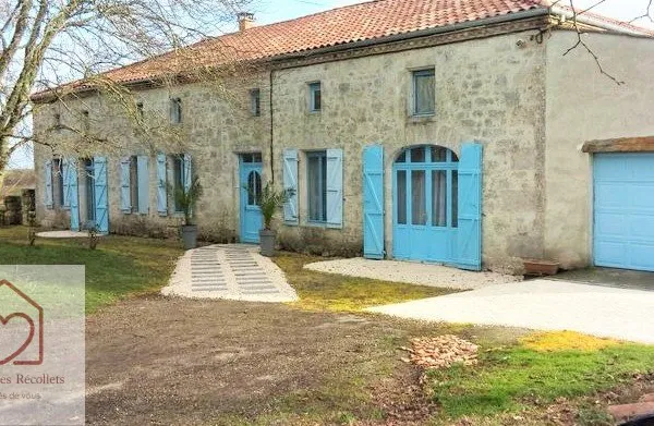 Maison en pierre Montjoi 5 pièce(s) 169 m2