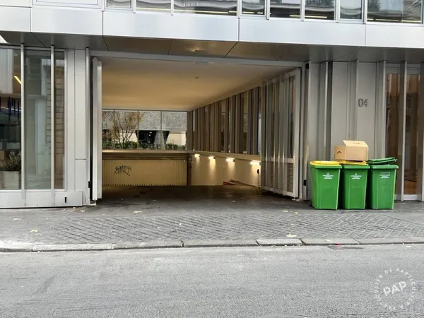 Garage/Parking