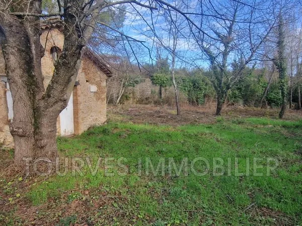 Terrain 1484 m²